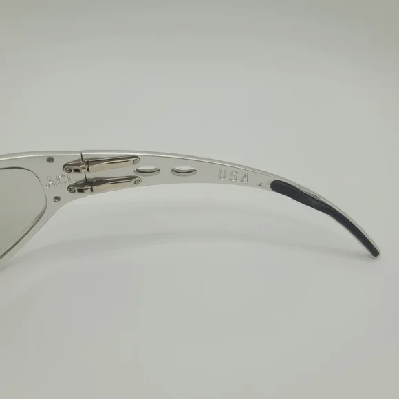 ICICLES Baggers Motorcycle Sunglasses with Diamond Chrome Frame - Picture 4 of 6